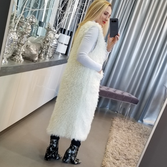 Faux Fur shearling Vest - Picture 4 of 4